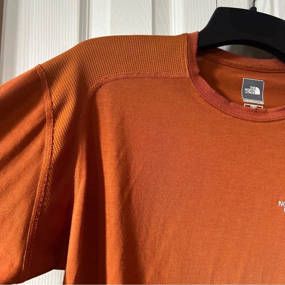 The North Face Men M Vaporwick Performance Activewear Hiking Running long sleeve
